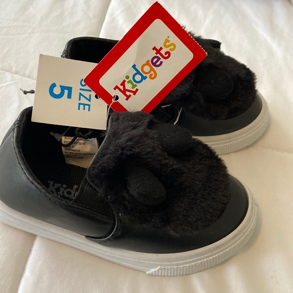 NWT Minnie Kidgets Sneakers